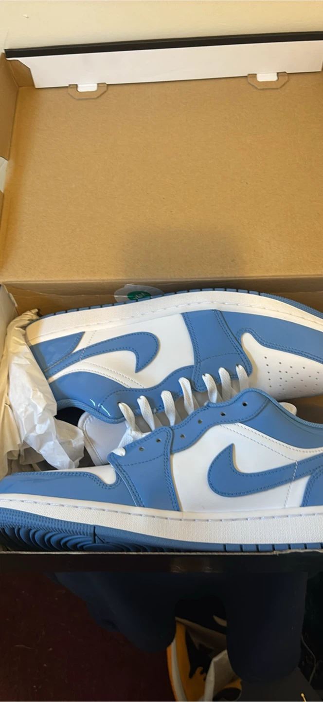 Air Jordan 1 Low SE Bleached Aqua Size 13 - New! - photo 3