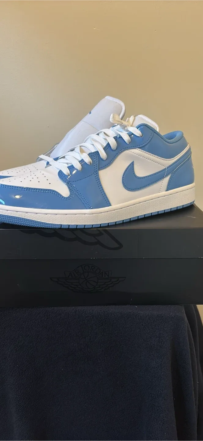 Air Jordan 1 Low SE Bleached Aqua Size 13 - New! image indicator(4)