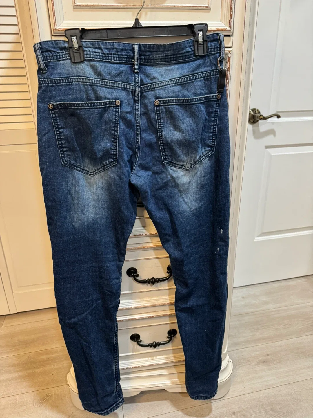 Ravmen Black label Distressed Denim Jeans image indicator(6)