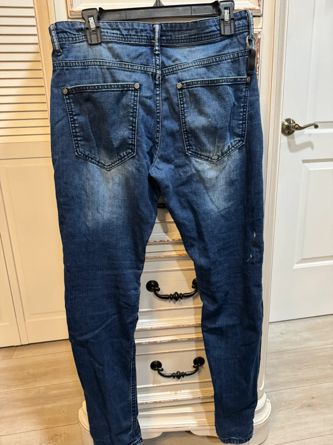 Ravmen Black label Distressed Denim Jeans image indicator(7)