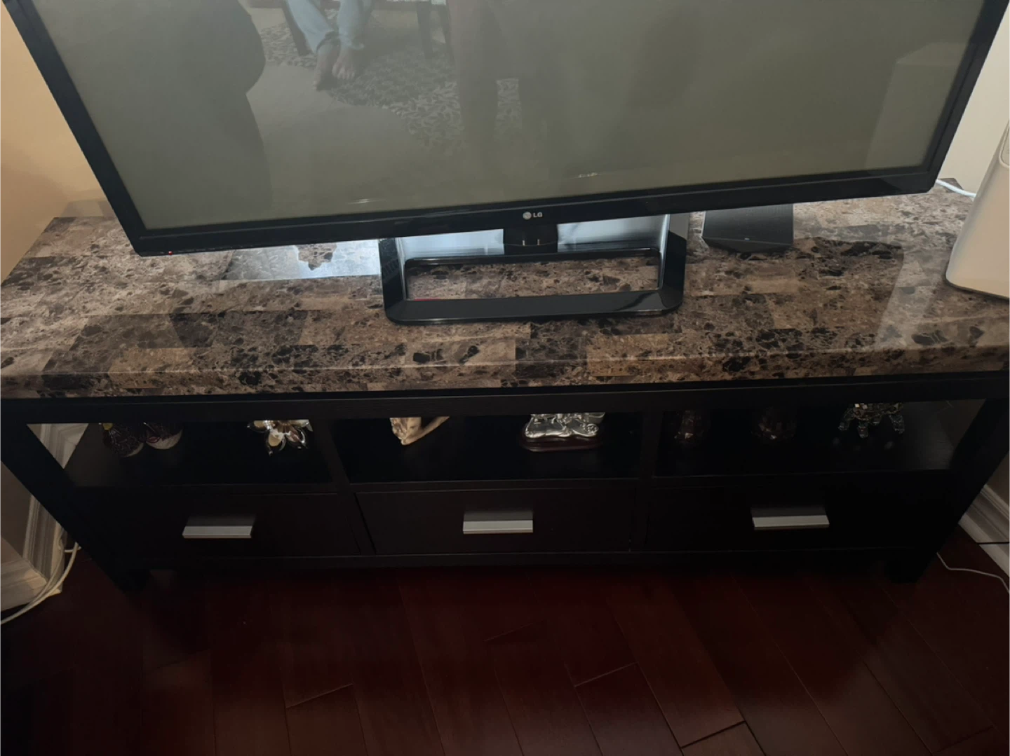 Tv unit
