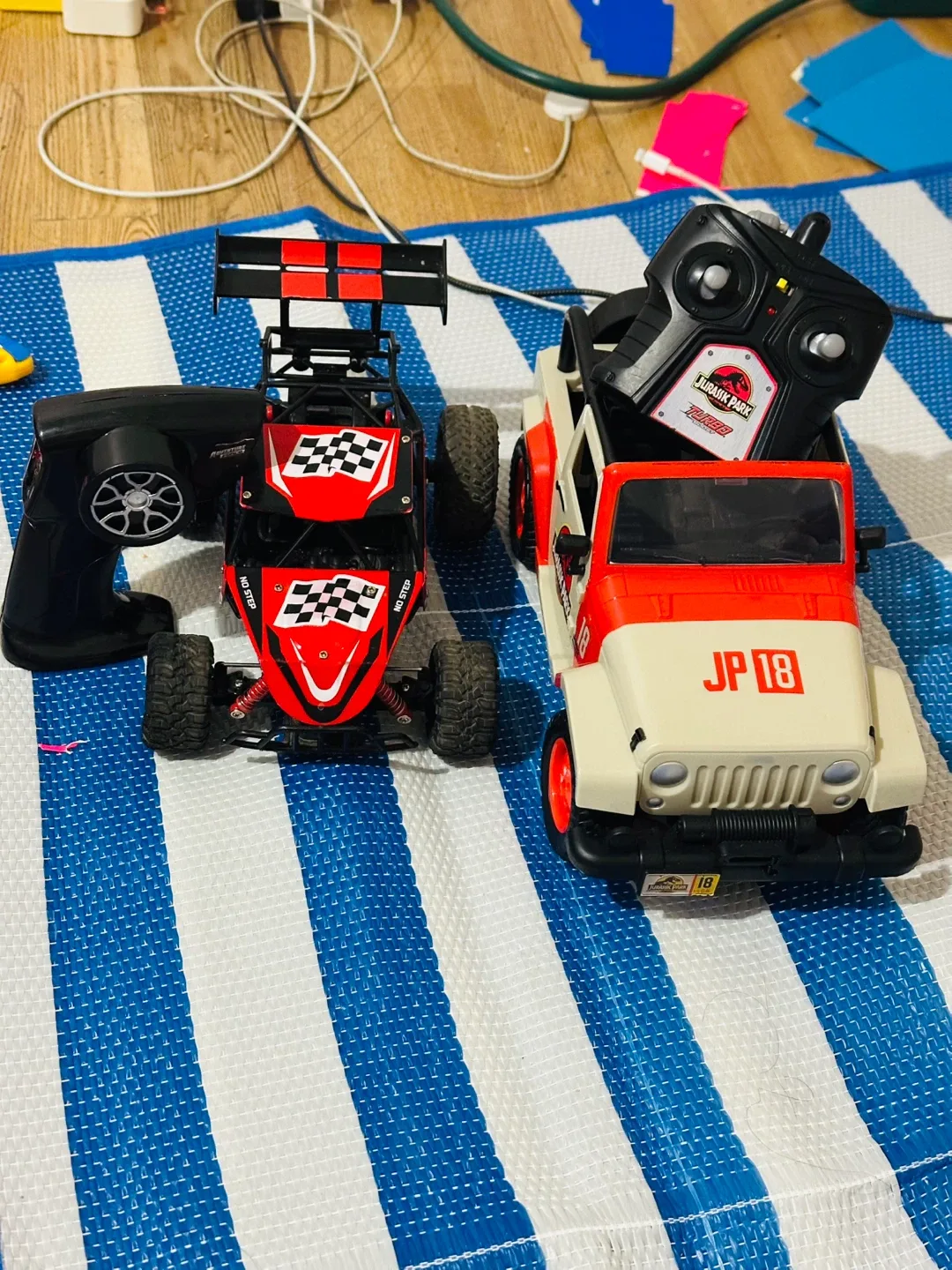 Jurassic Park & No Step RC Cars image indicator(2)