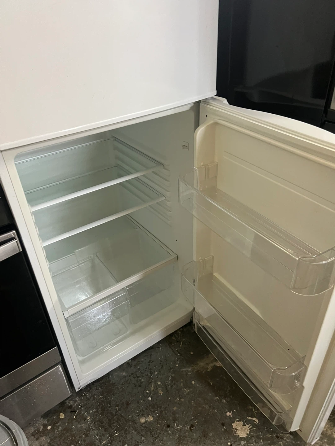 GE White Refrigerator - photo 2