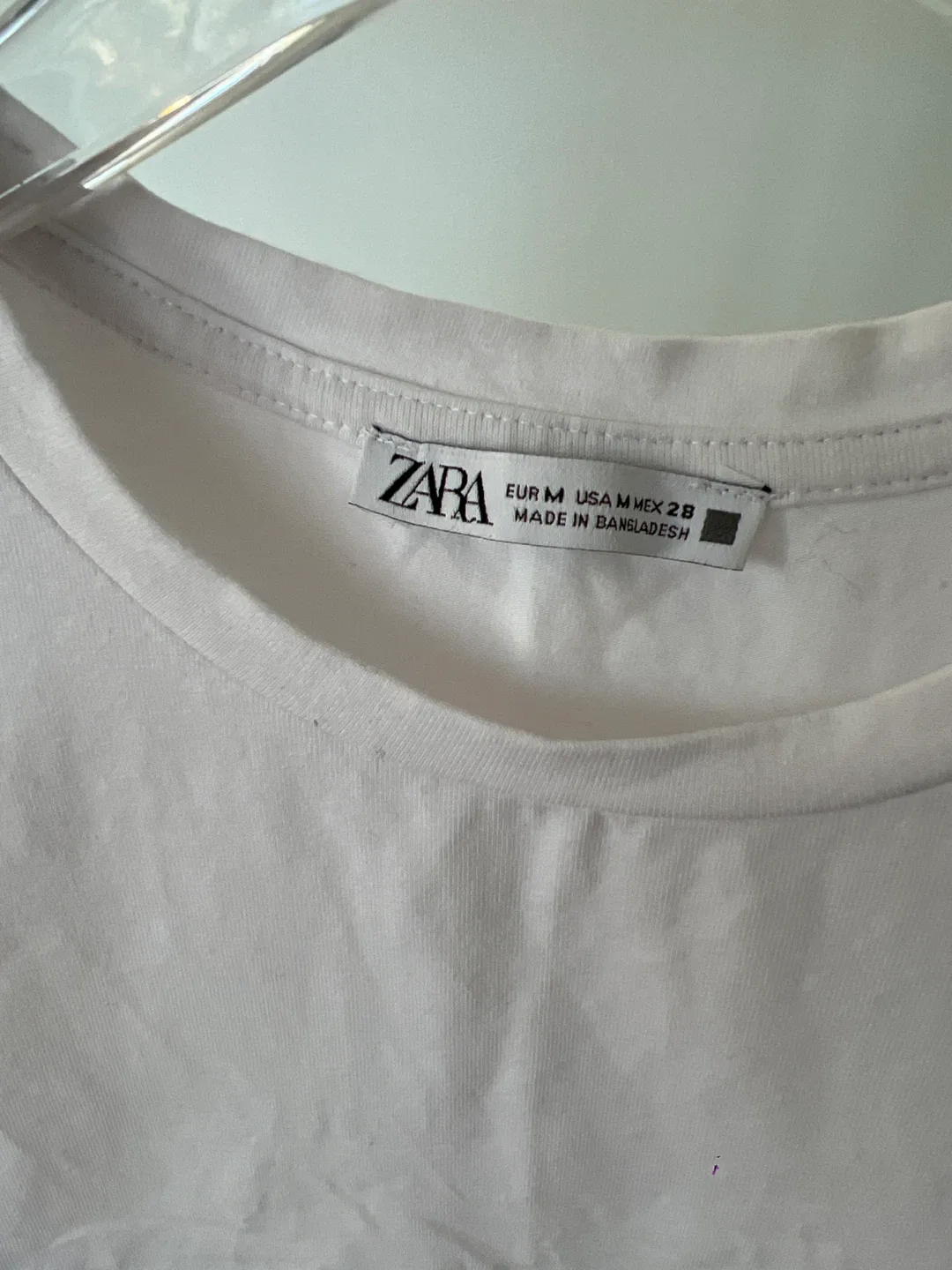 Zara White Sleeveless Top - Size M image indicator(2)