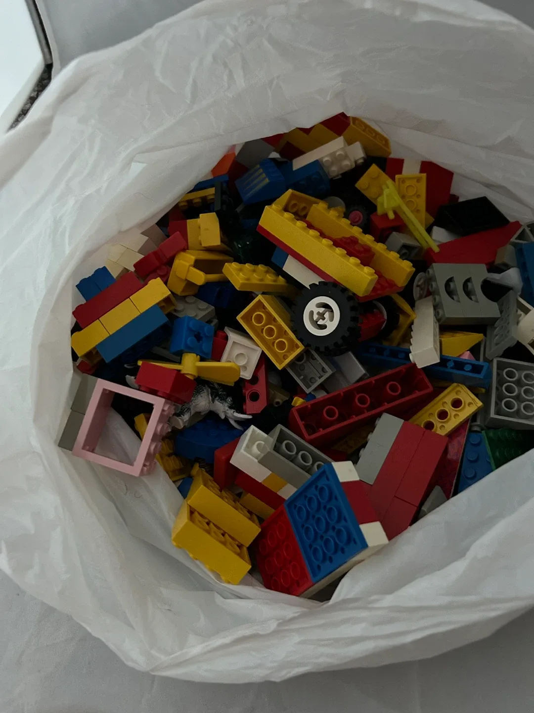 Bag of LEGO Bricks image indicator(2)