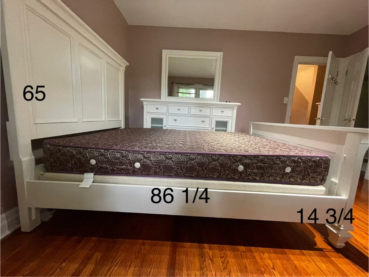 White Wood Bedroom Set (Bed, Dresser, Nightstand) image indicator(3)