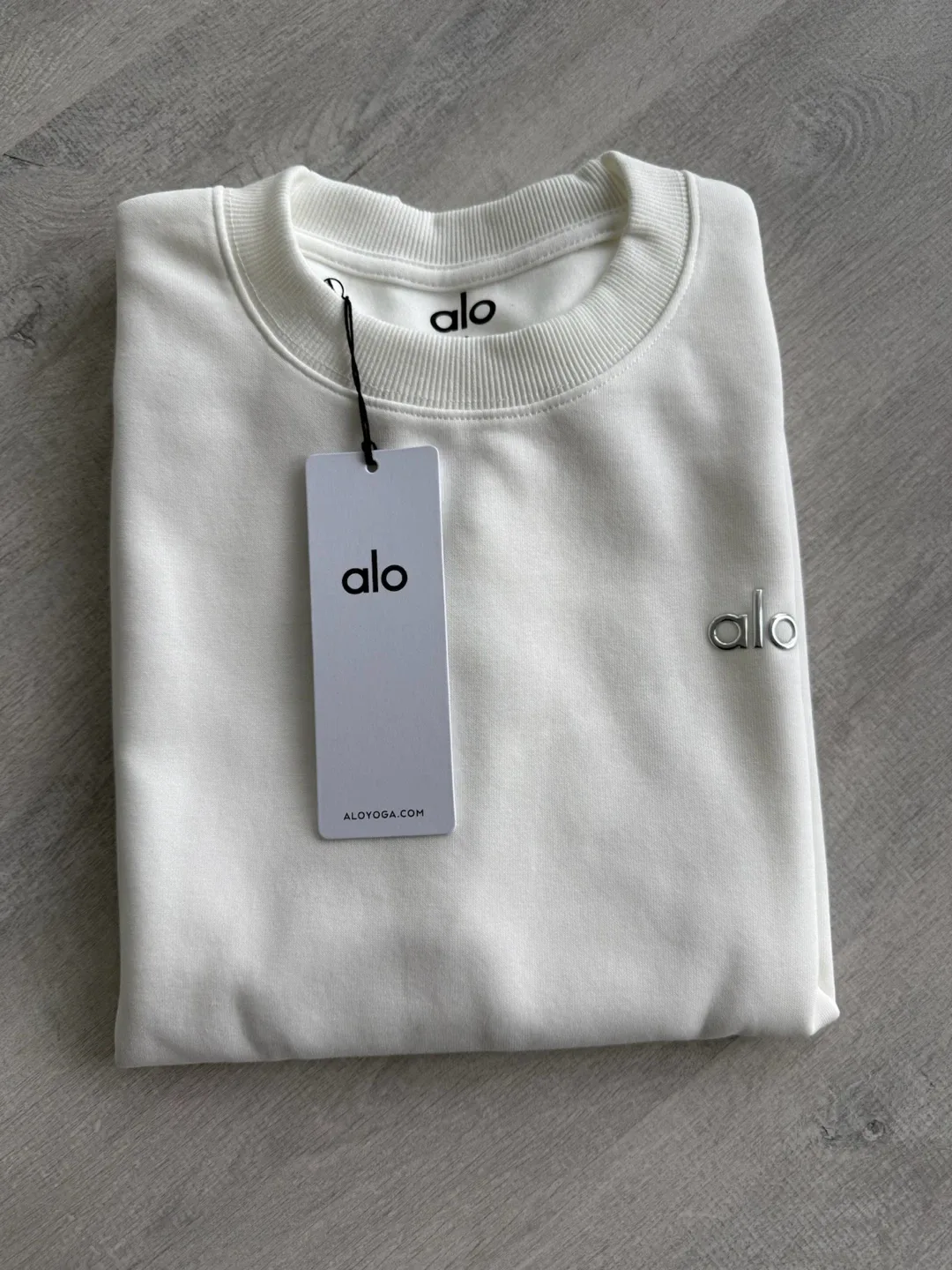 Alo Yoga Accolade Crew Neck Pullover - White thumbnail