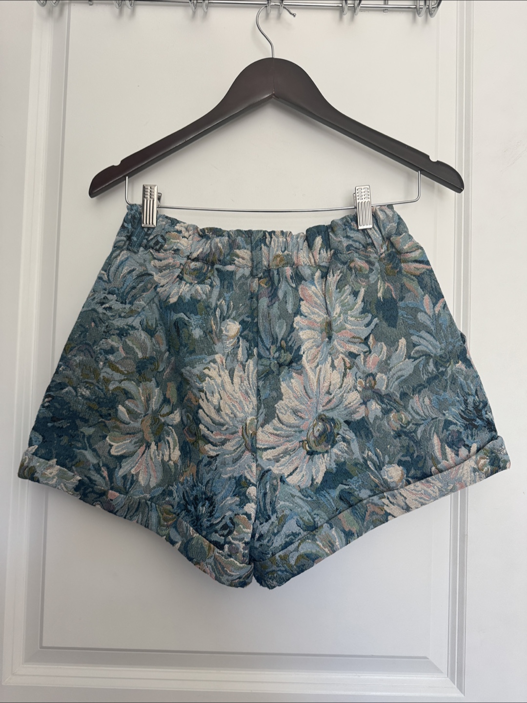 Shein Floral Tapestry Shorts - Size M - photo 2