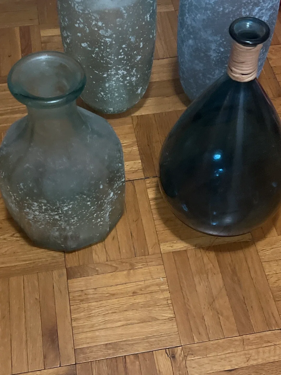 Decorative Glass Vases image indicator(2)