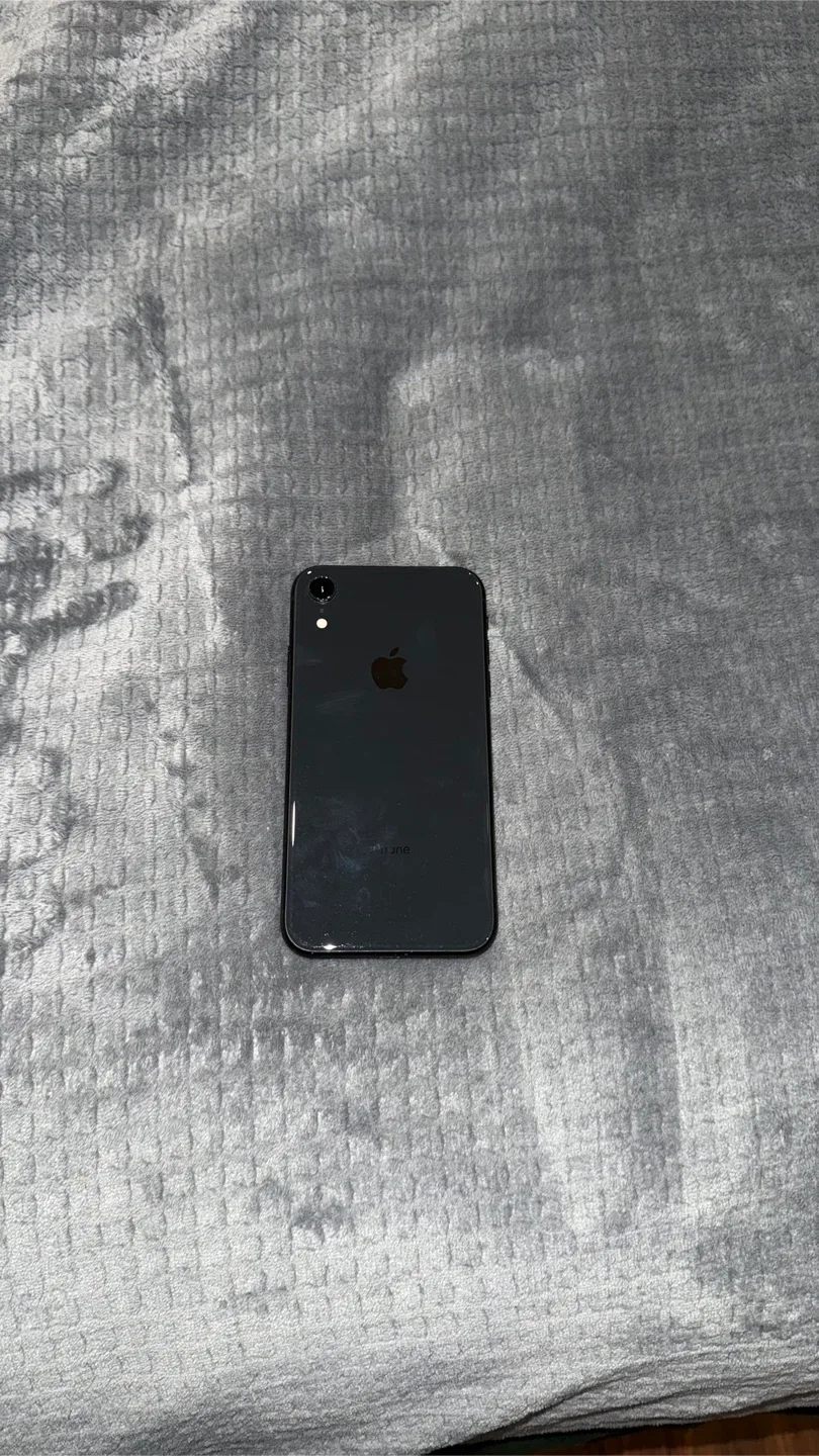 Apple iPhone XR - Black image indicator(2)