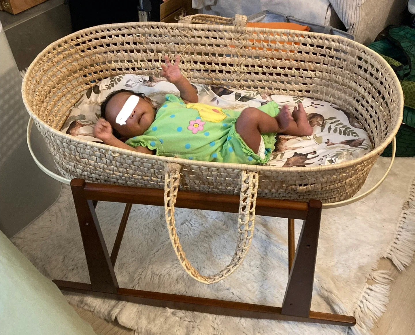 Jolly Jumper Bassinet stand with Moses Bassinet