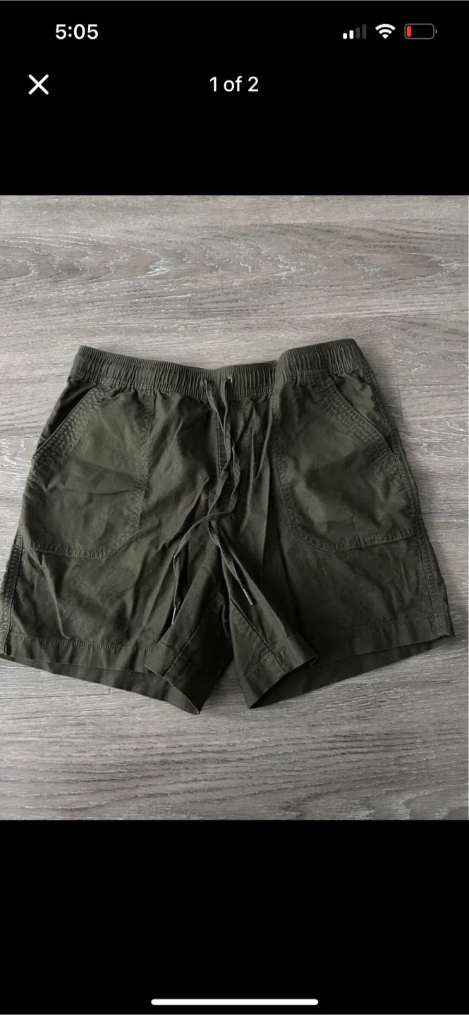 Tahari Olive Green Shorts - Size S thumbnail