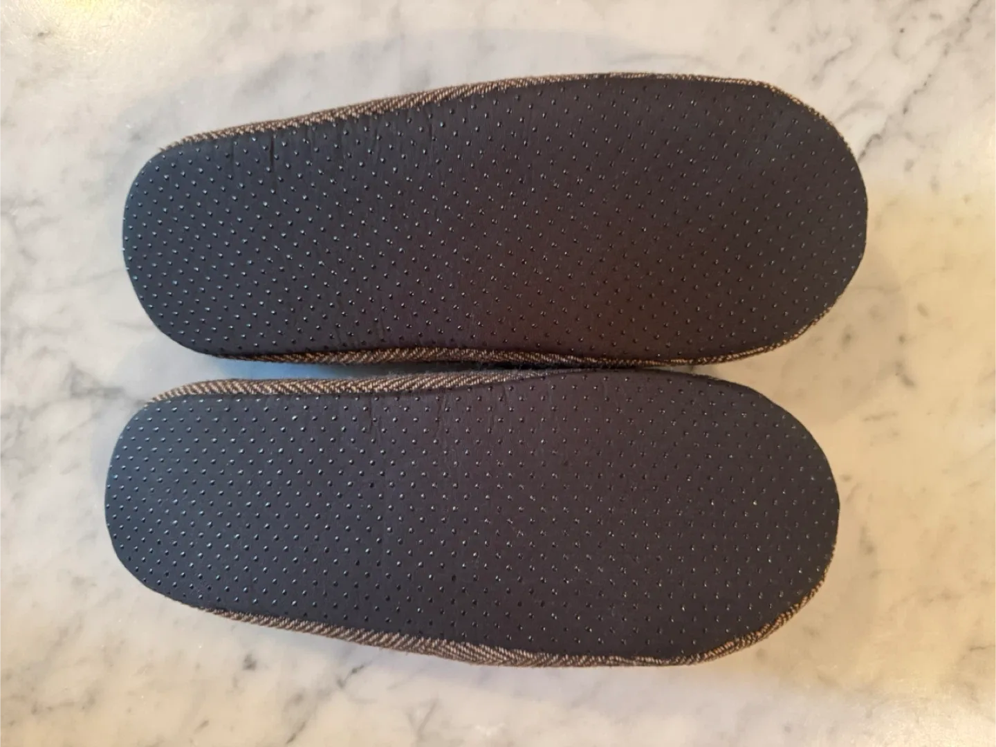 Four Seasons Embroidered Indoor Men’s Slippers image indicator(4)