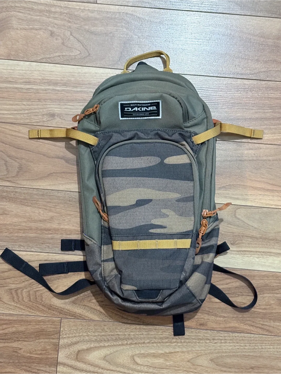 Dakine session 12L Hydration Backpack - Camo