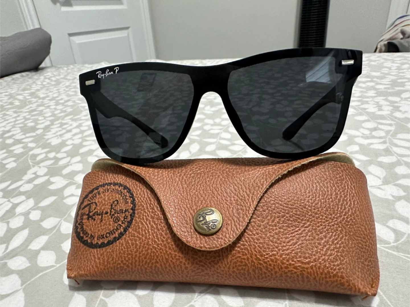 Ray-Ban Black Sunglasses - photo 4