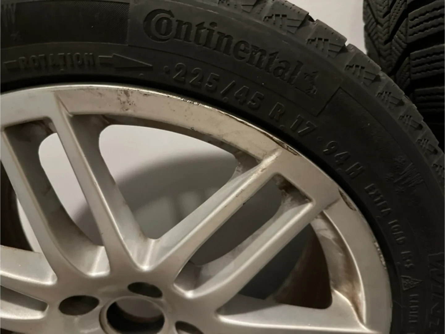 Audi rims with Continental tires - 225/45 R17 image indicator(5)
