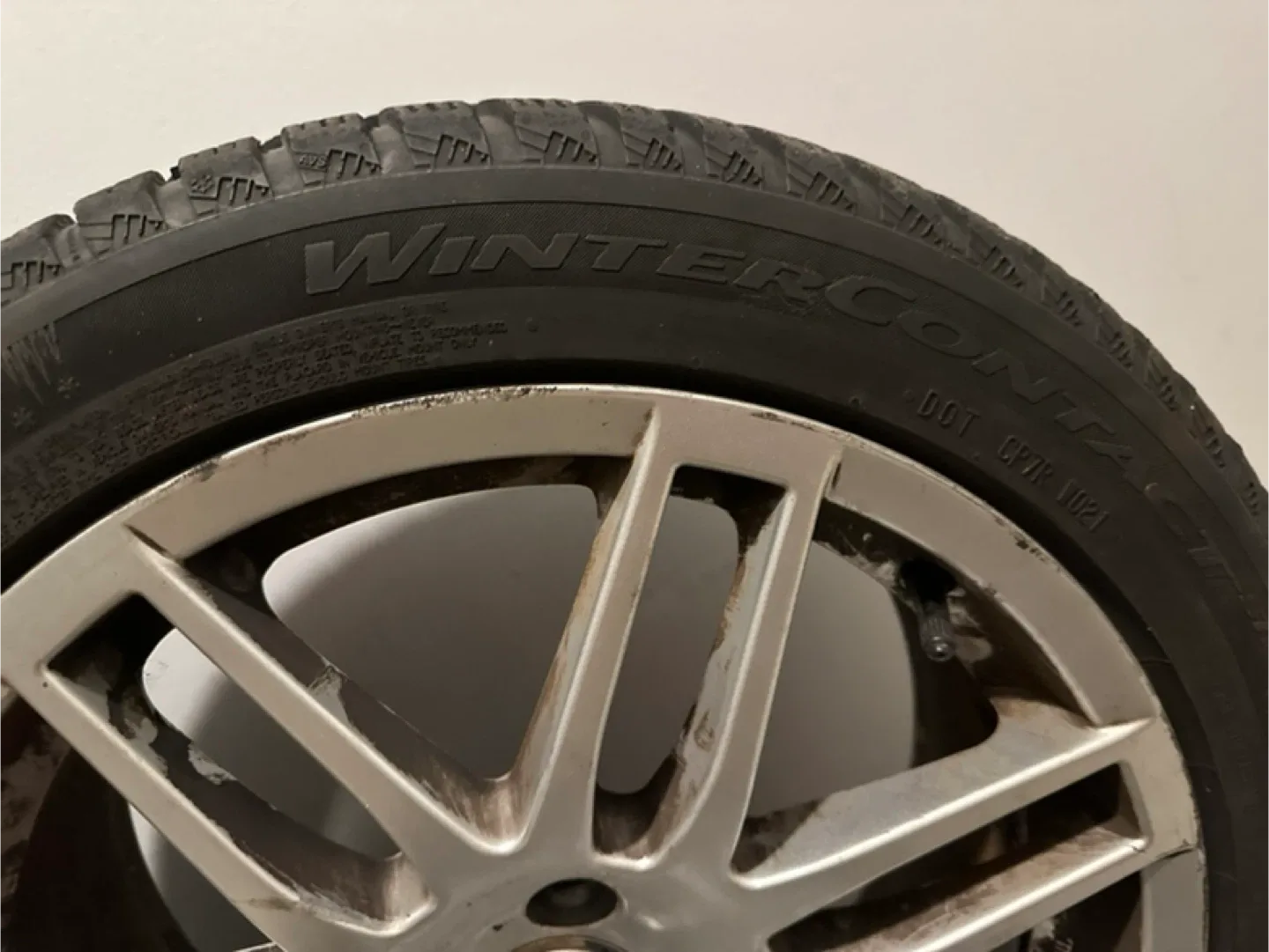 Audi rims with Continental tires - 225/45 R17 image indicator(6)