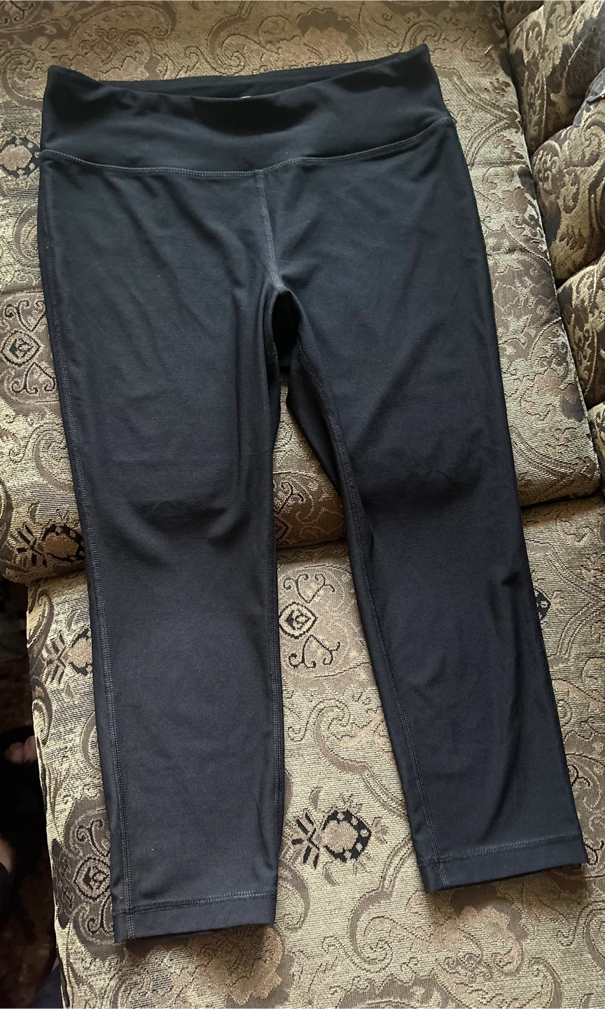 Athletic Works Black Capri Leggings - Size M
