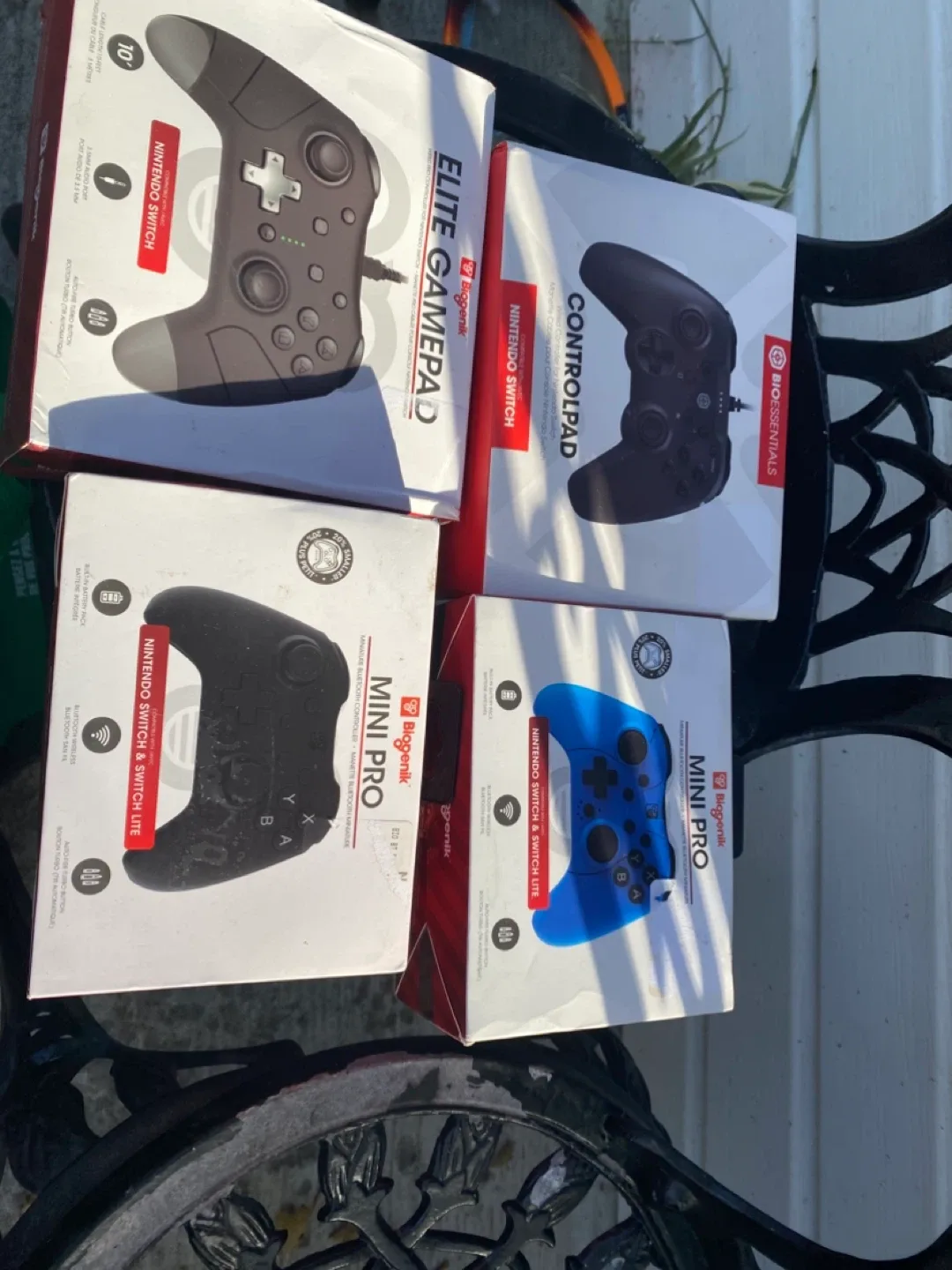 Bionik Nintendo Switch Gamepads (15each) image indicator(2)