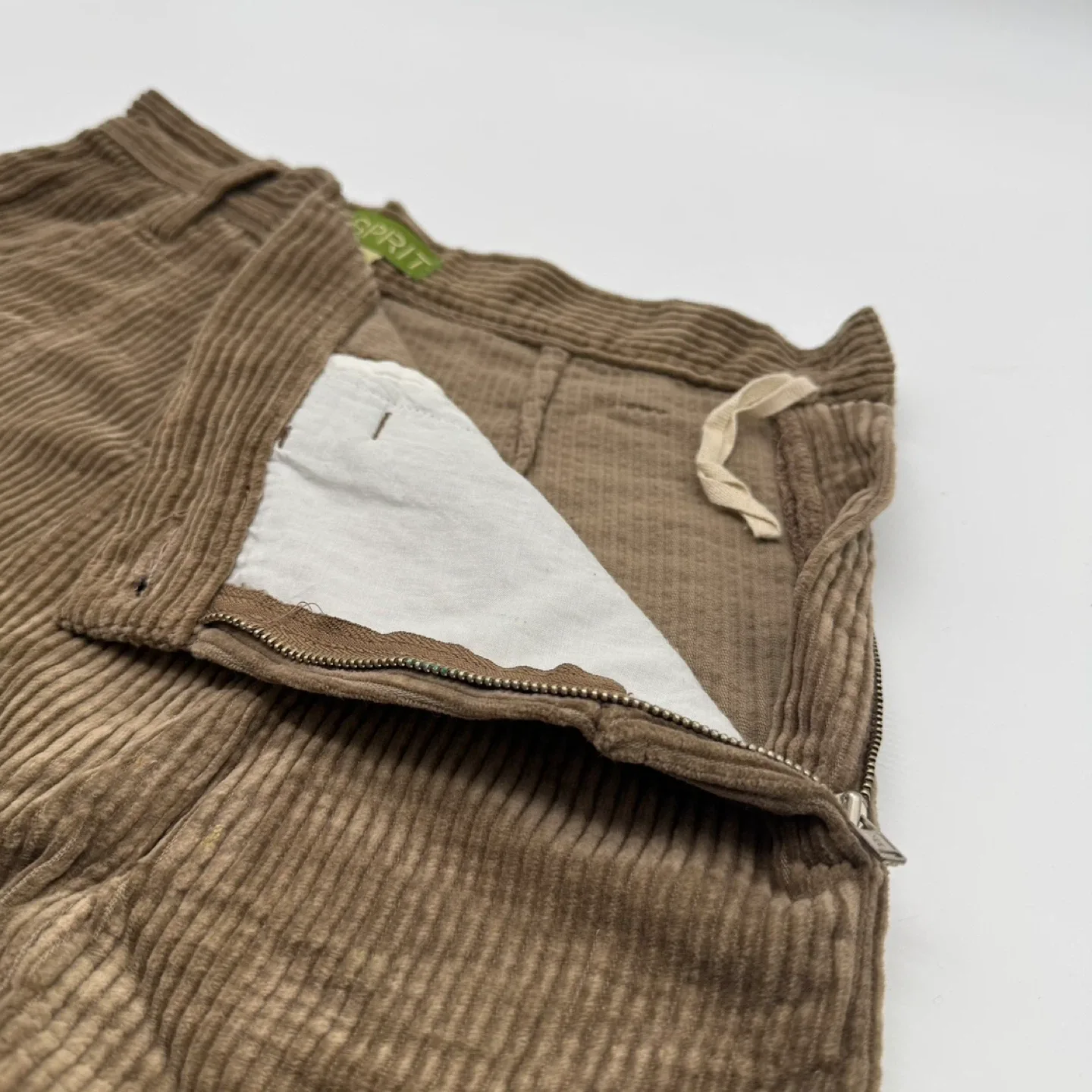 Vintage Esprit Corduroy Shorts Women'sSize US 2 Tan New Without image indicator(3)