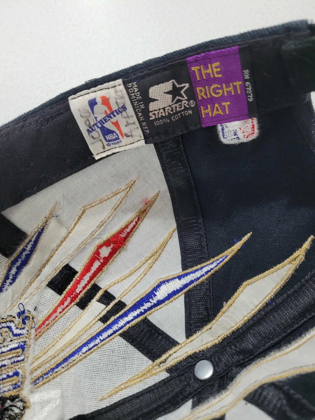 Starter NBA Champions Chicago Bulls Hat image indicator(4)