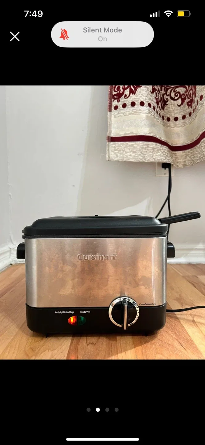 Cuisinart Compact Deep Fryer CDF-100C - Like New! image indicator(2)