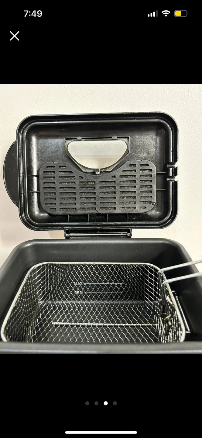 Cuisinart Compact Deep Fryer CDF-100C - Like New! - photo 3