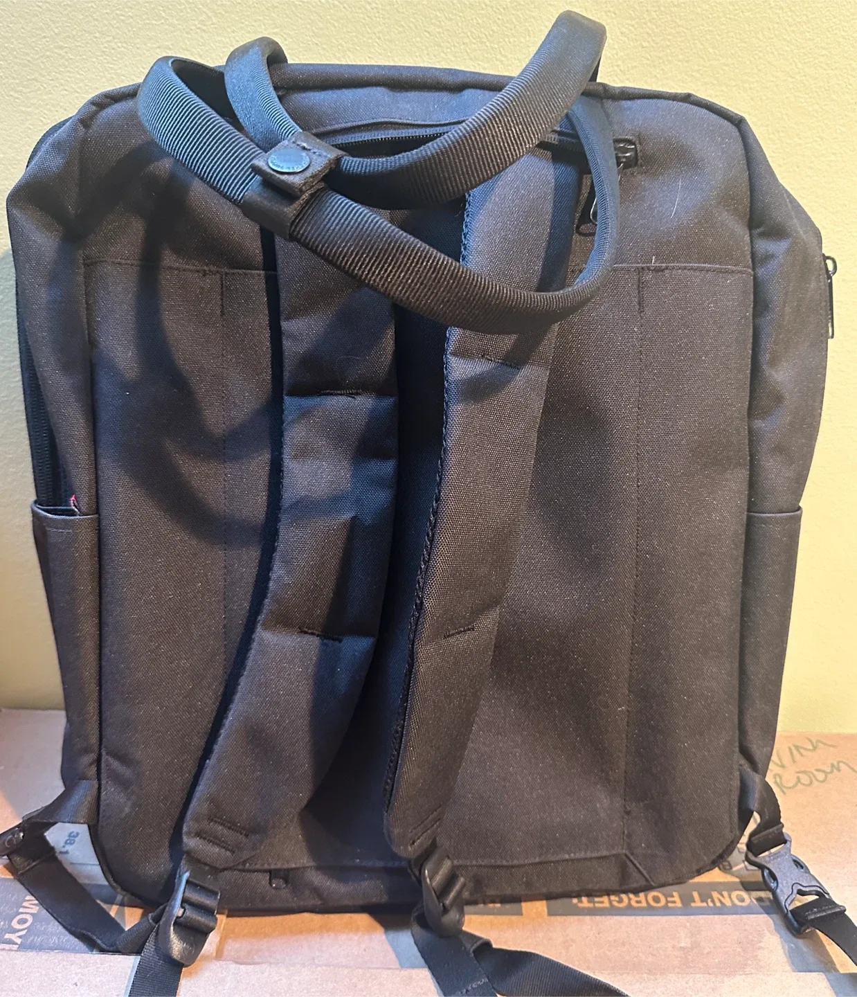 Herschel Form Totepack image indicator(4)