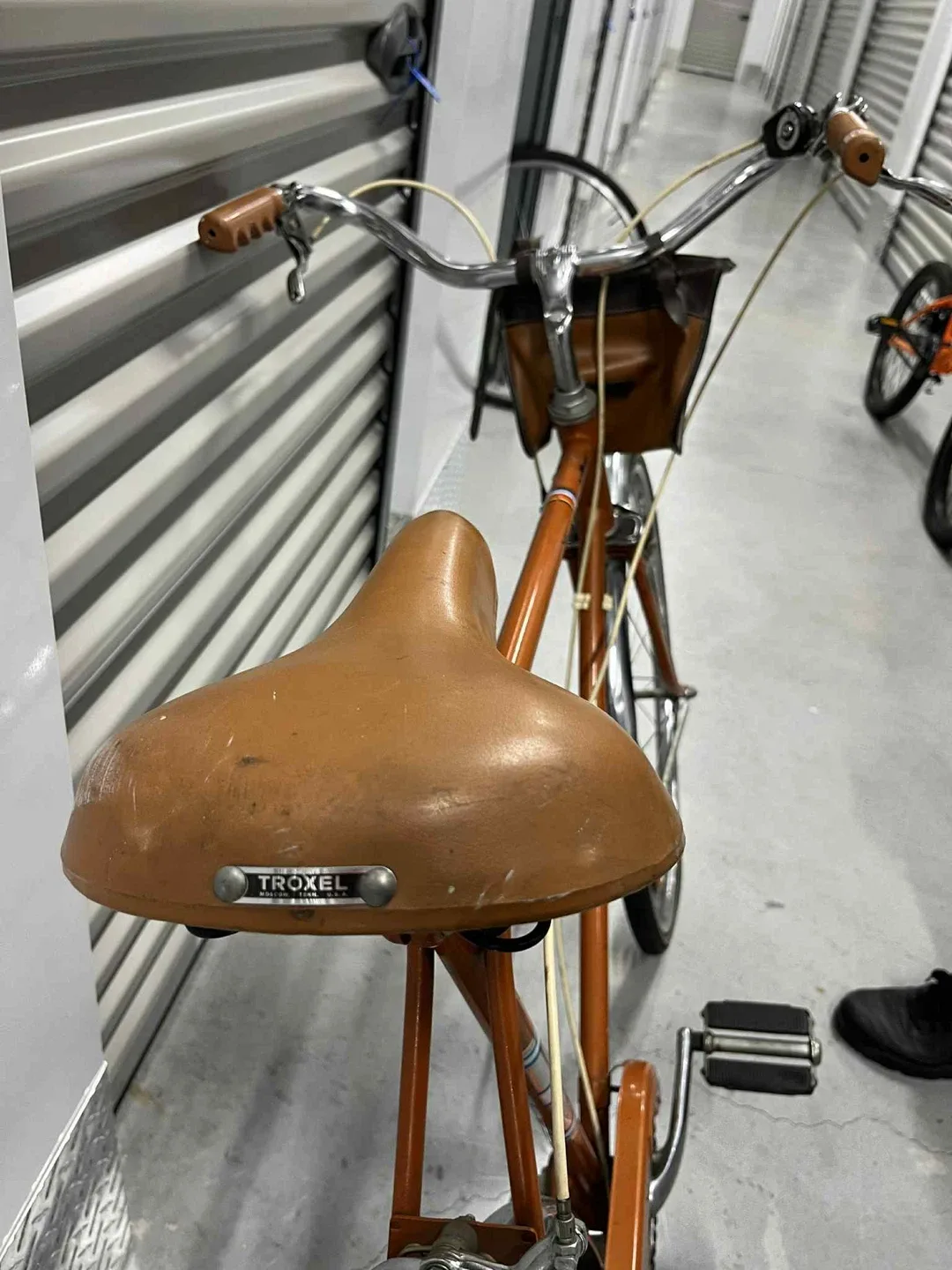 Vintage AMF Caravan Bicycle - Classic Cruiser image indicator(3)