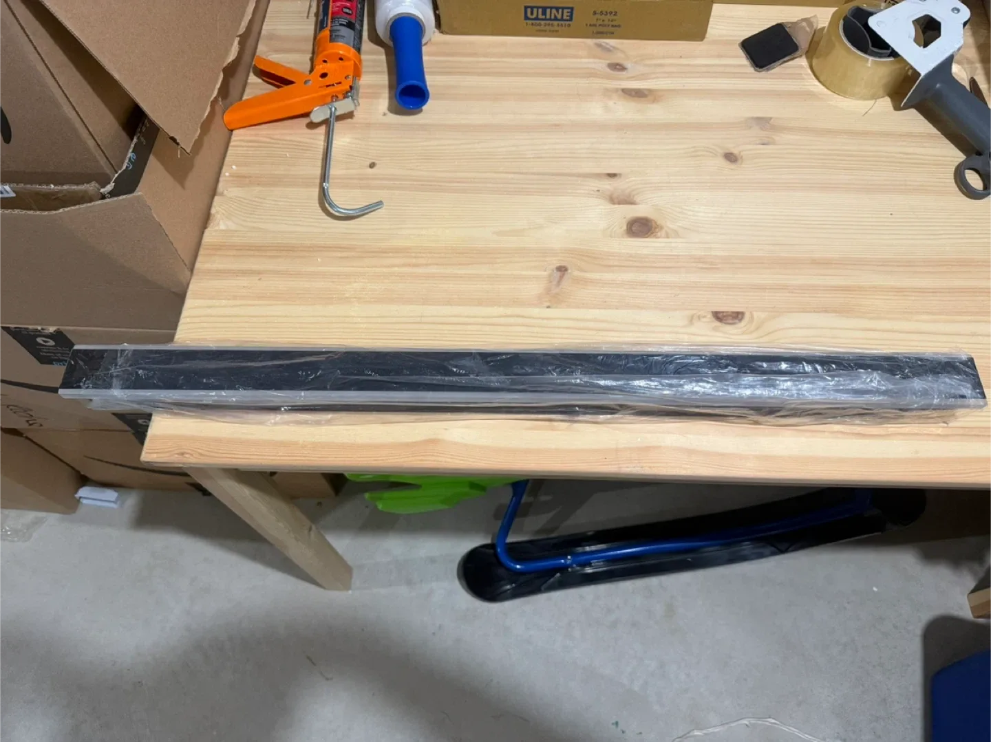 New in box! Modern 32in LED Indoor Wired Wall Sconce Light image indicator(7)