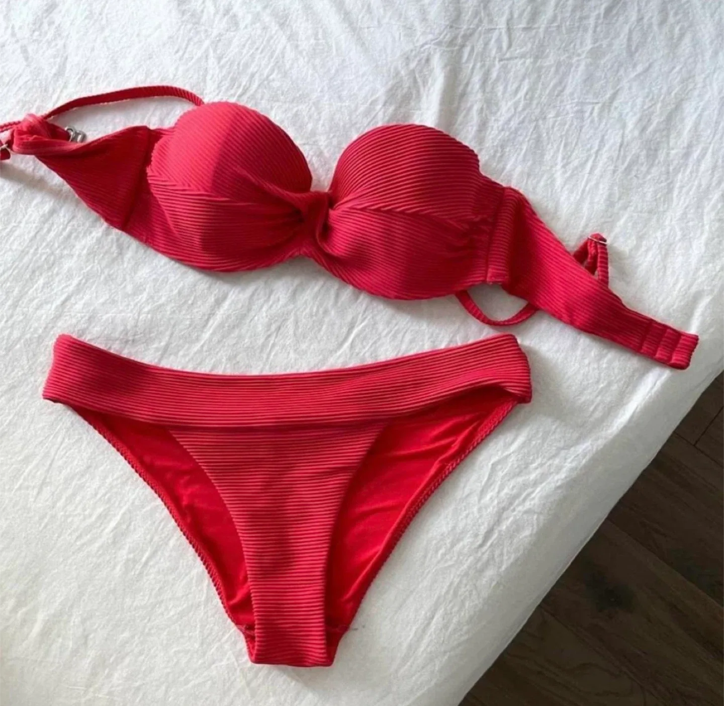 Red Ribbed Bikini Set image indicator(2)