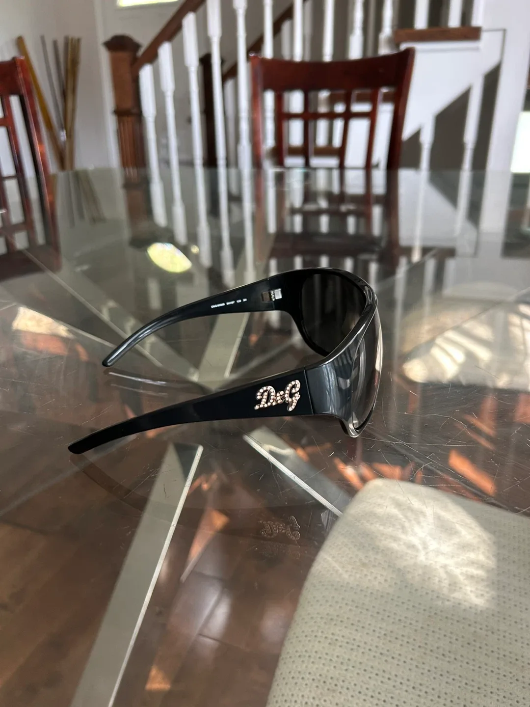 D&G Sunglasses - Black image indicator(2)