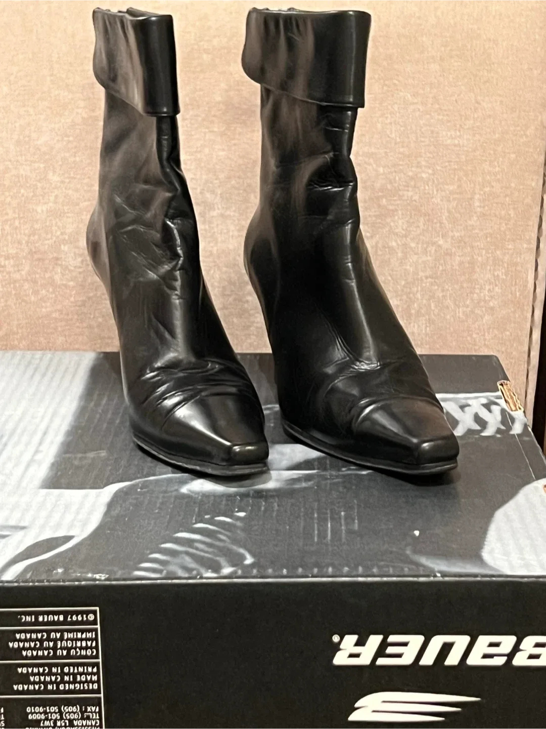 Women’s Black Leather Ankle Boots - Size 6.5 M US image indicator(2)