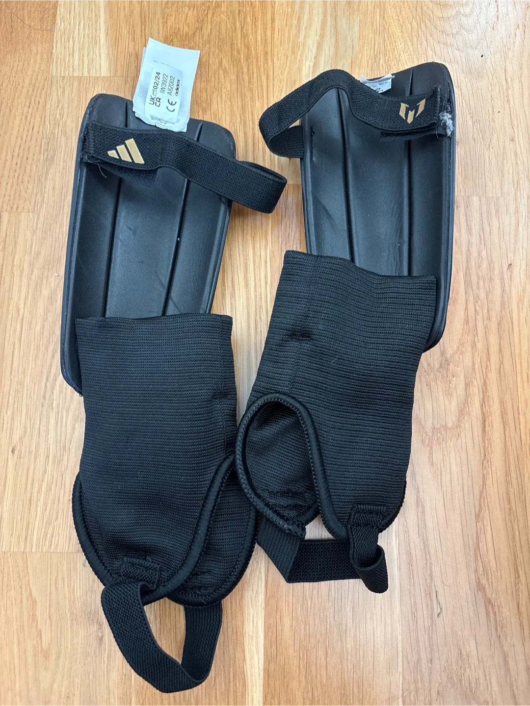 Adidas F50 Messi Shin Guards- youth size M image indicator(2)