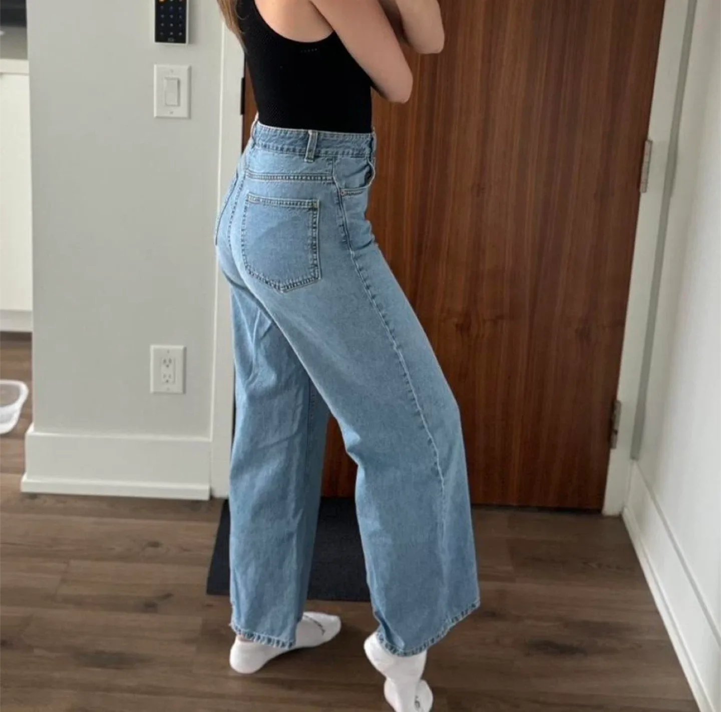 Light Wash Wide Leg Jeans image indicator(3)