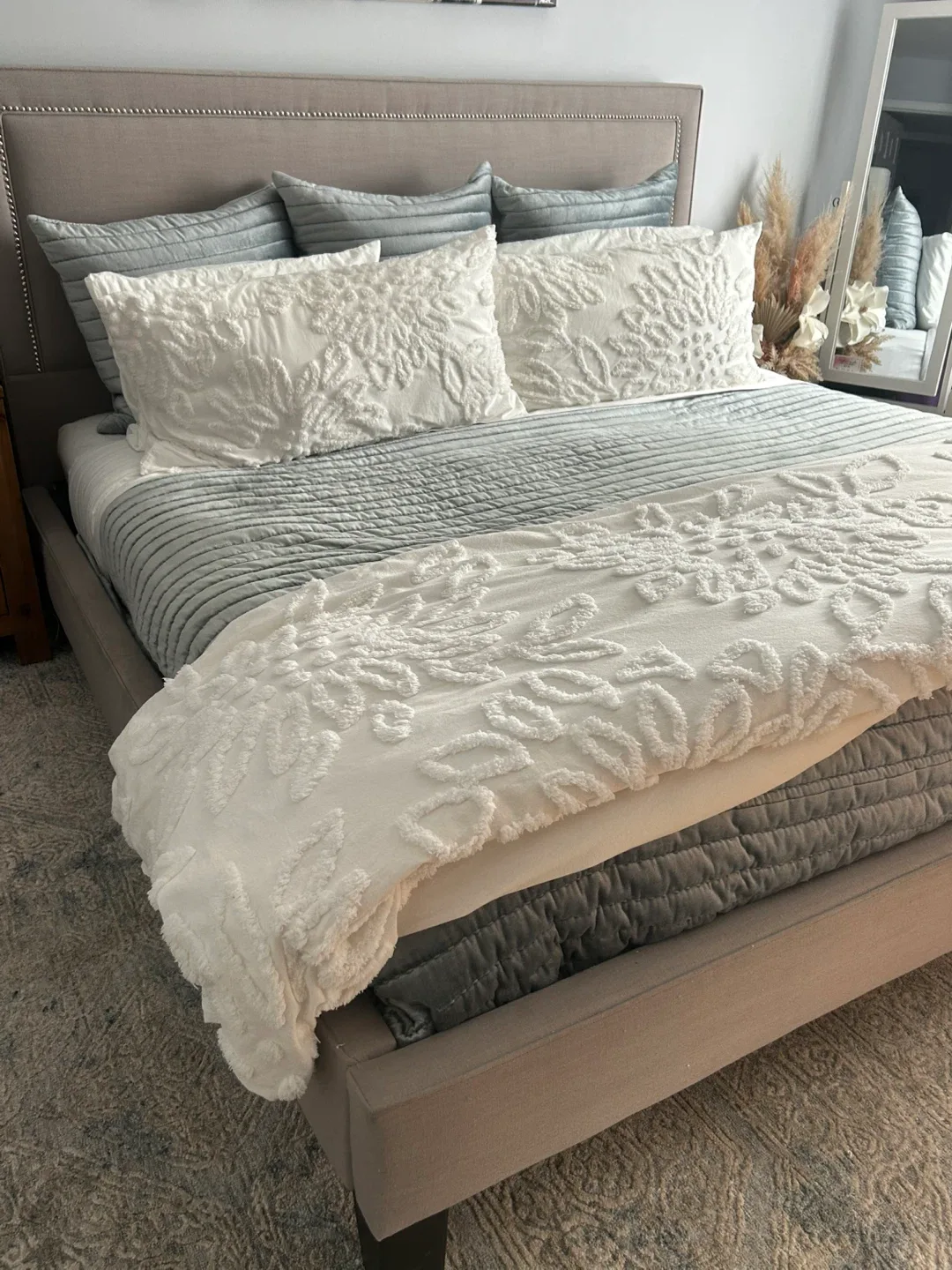 King size bed frame image indicator(7)