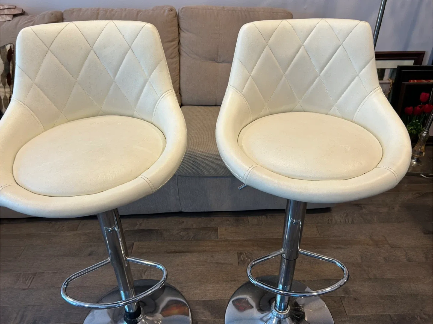 Set of 2 Cream Swivel Bar Stools thumbnail