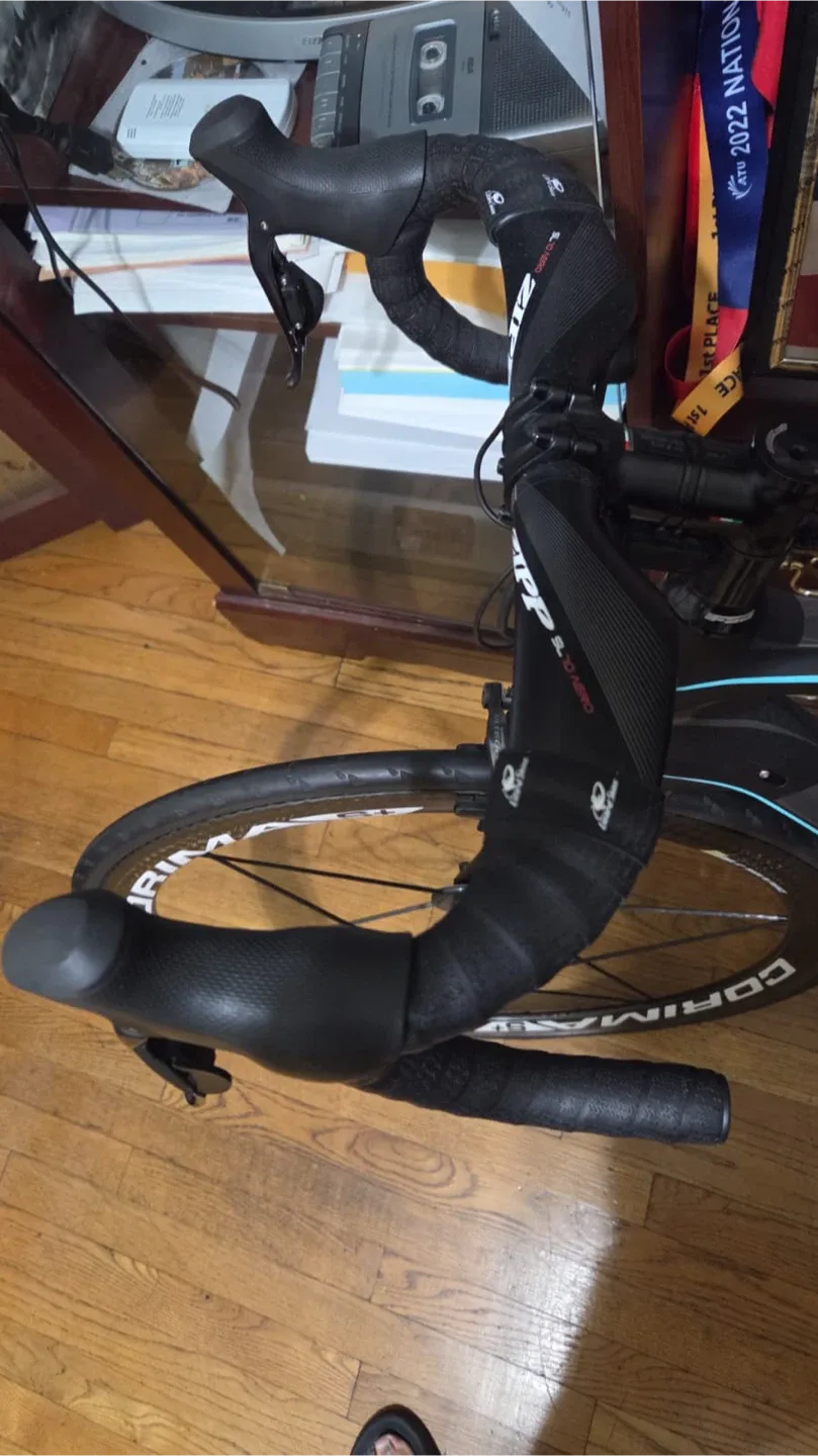 Bianchi Intenso CV Road Bike image indicator(4)