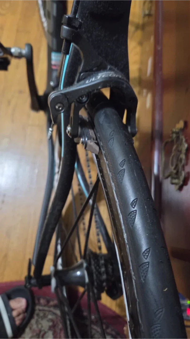 Bianchi Intenso CV Road Bike image indicator(3)