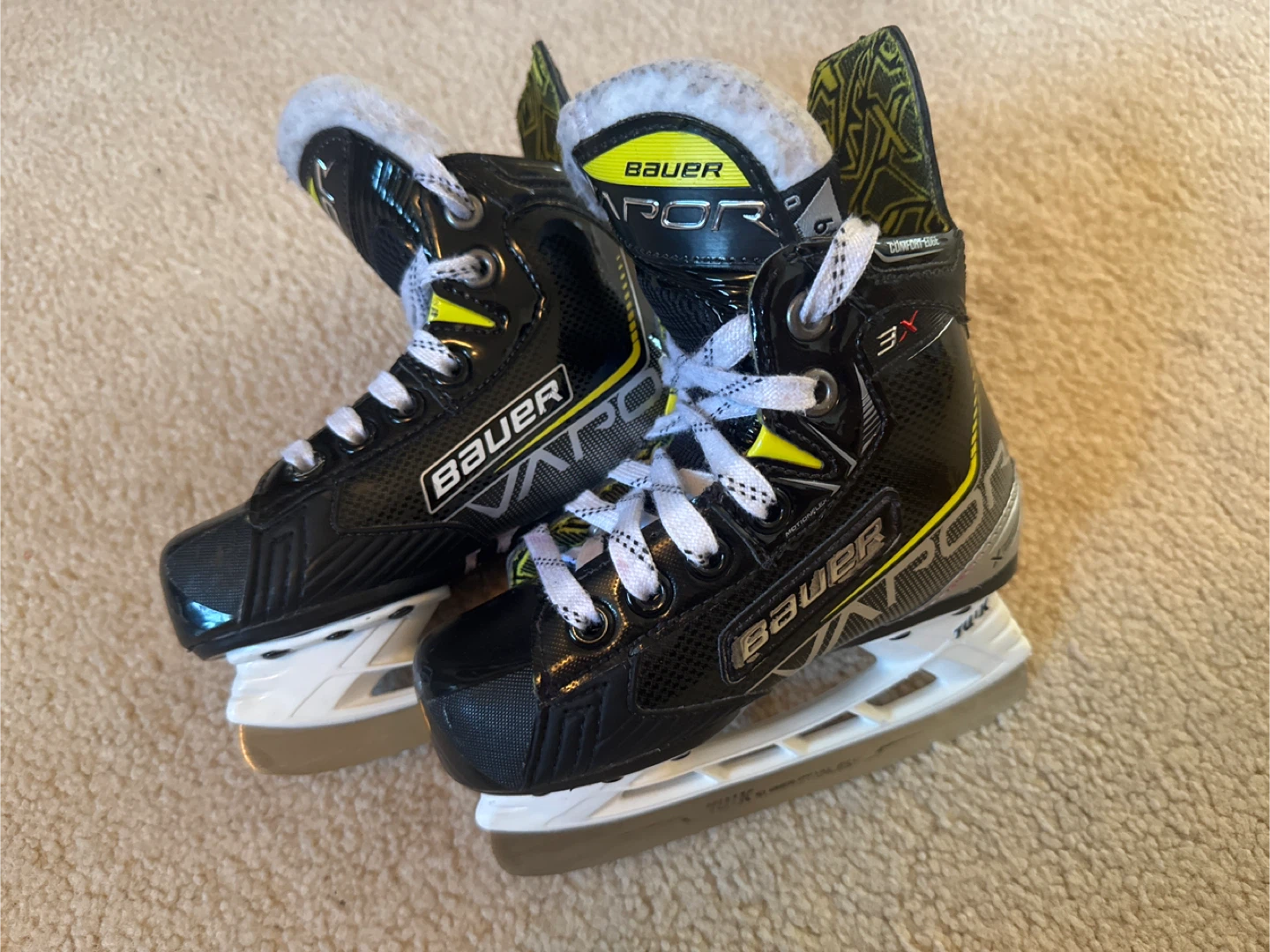 Bauer Vapor 3X Ice Hockey Skates - Size Y9 For Kids