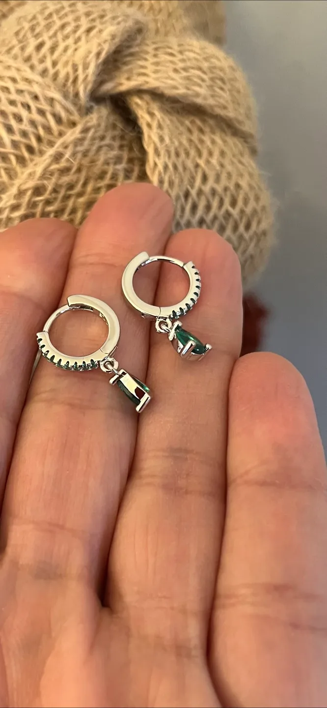 Emerald inspired Drop Earrings image indicator(2)