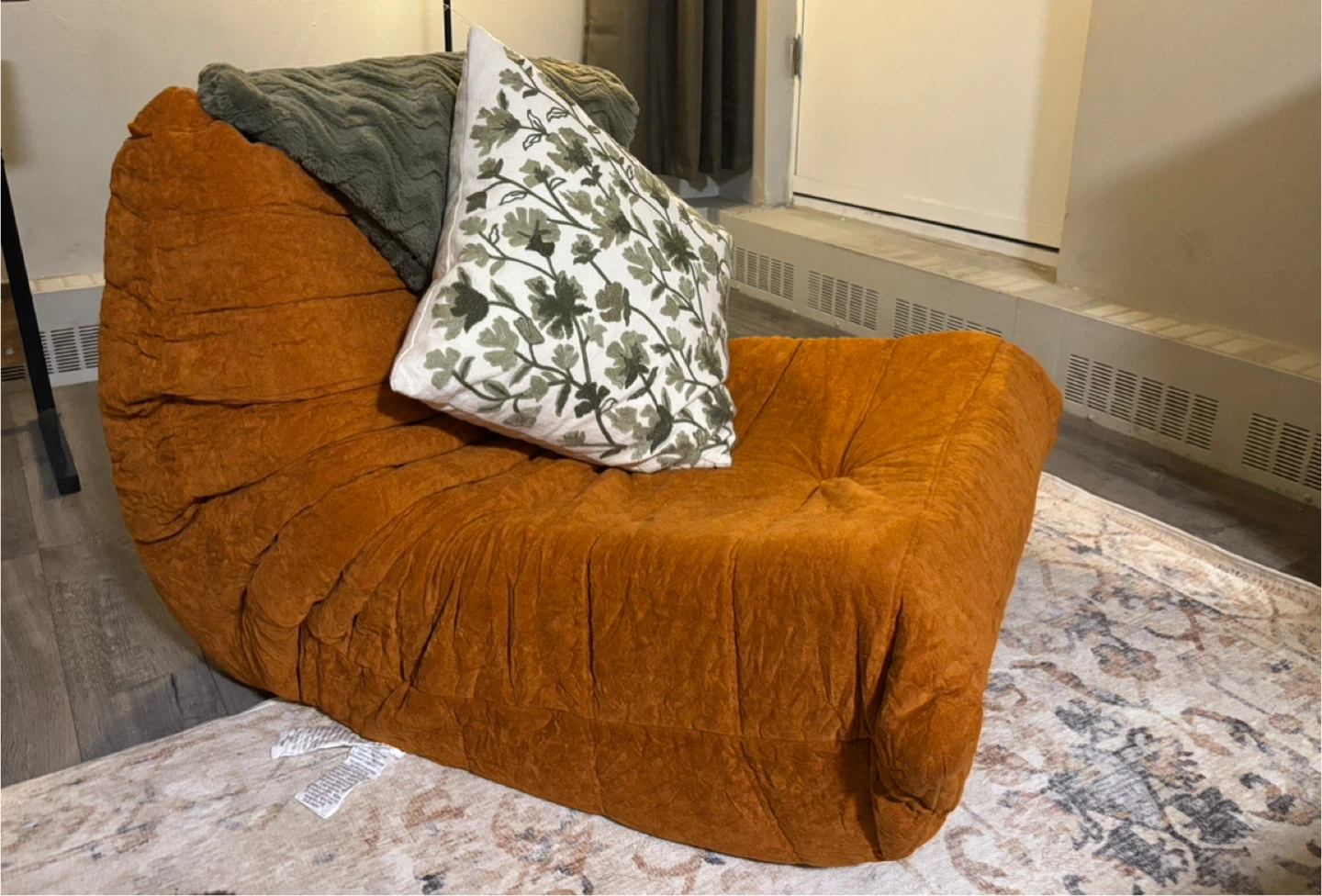 Boneless single seater sofa chair
