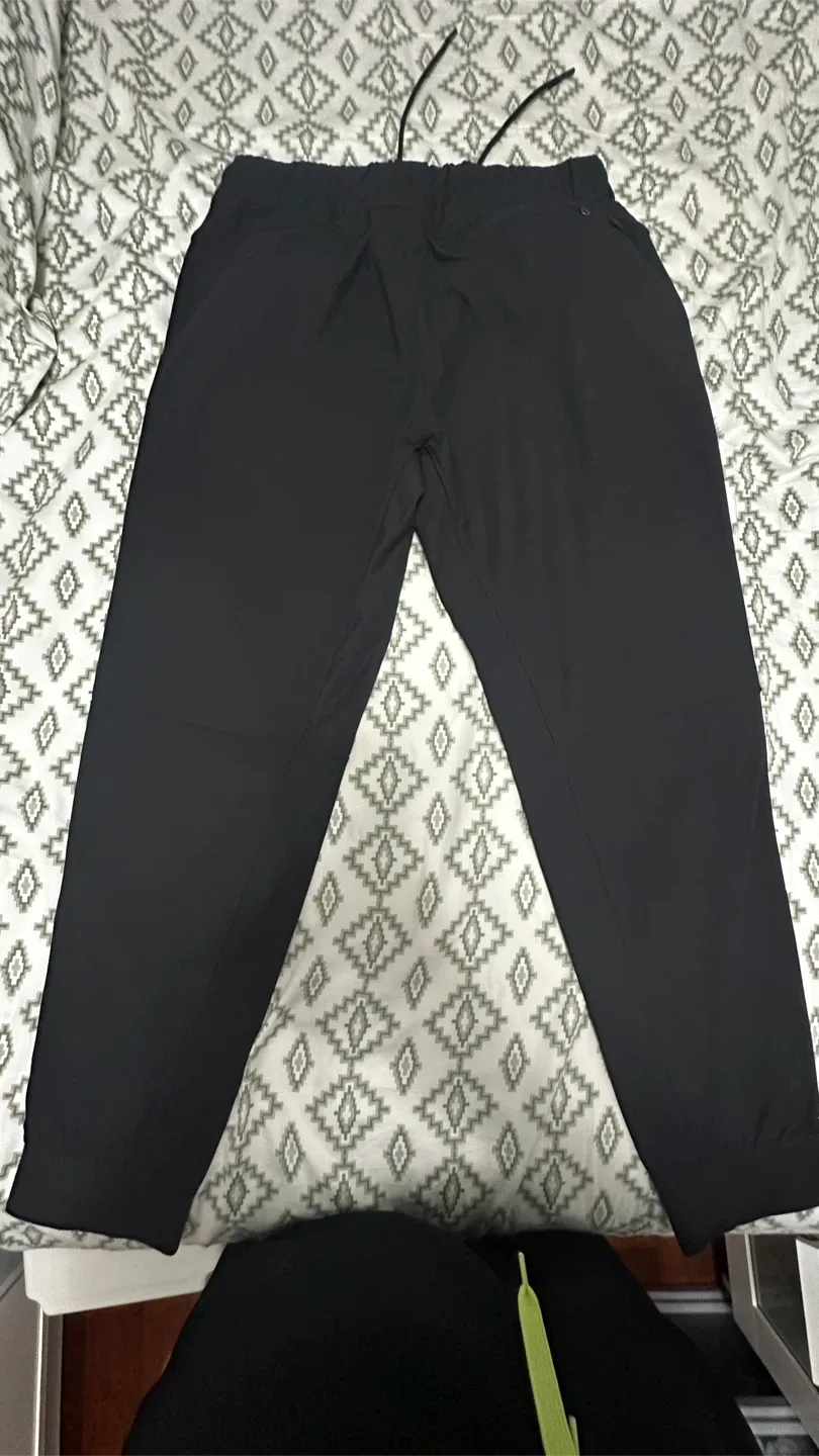 Black Athletic Pants - Size M image indicator(2)