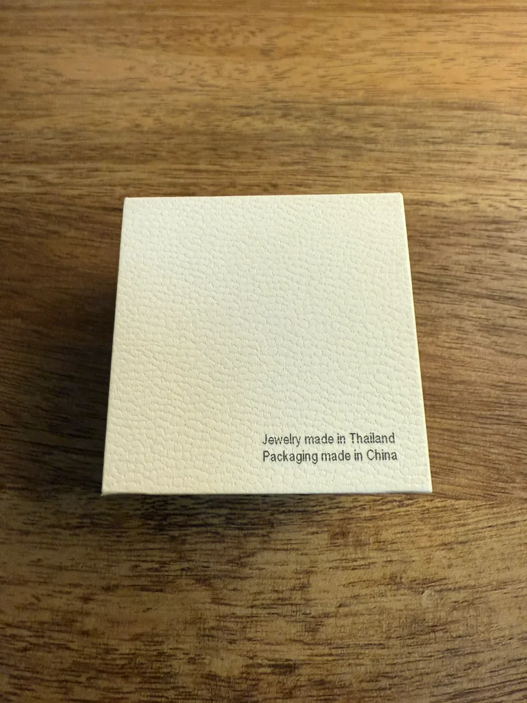 Pandora Stud Earrings with Box image indicator(3)