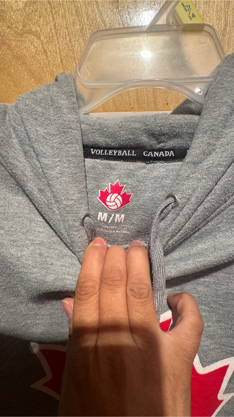 Volleyball Canada Hoodie - Size M - photo 4