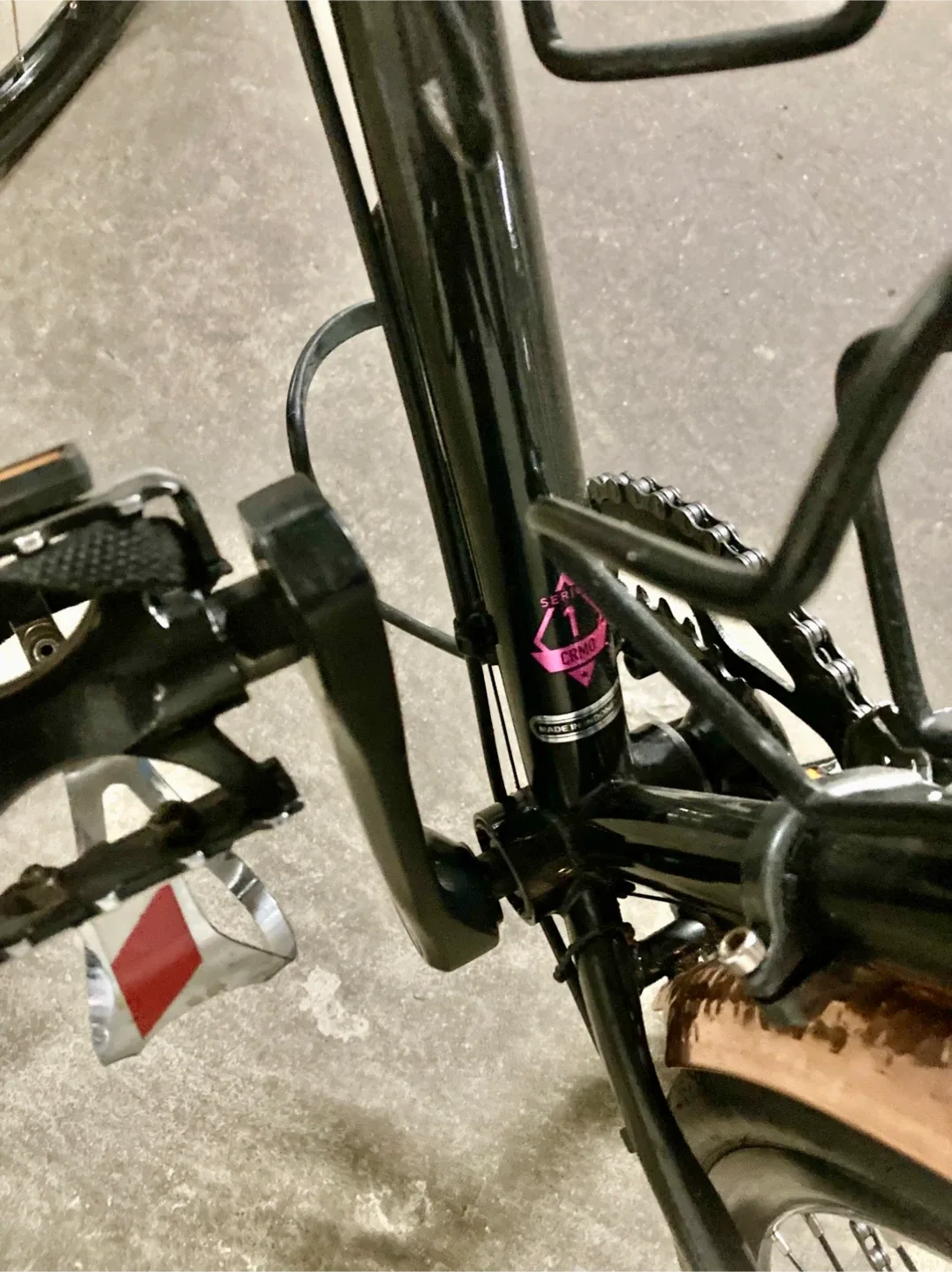 Marin Nicasio Road Bike - Gloss Black/Pink image indicator(9)