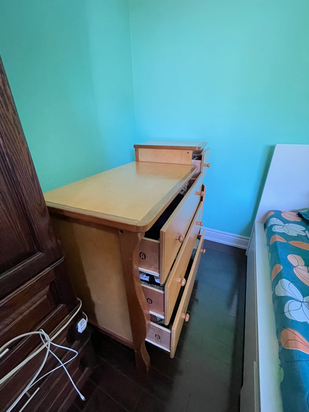 Baby diaper changing table. - photo 3