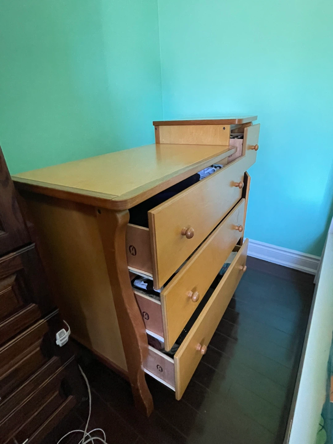 Baby diaper changing table. - photo 2