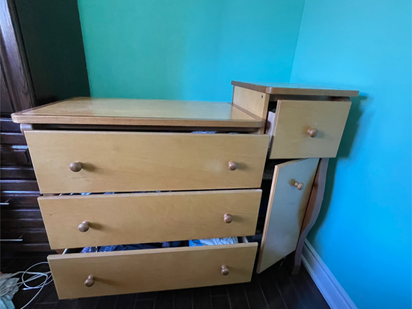 Baby diaper changing table. - photo 4