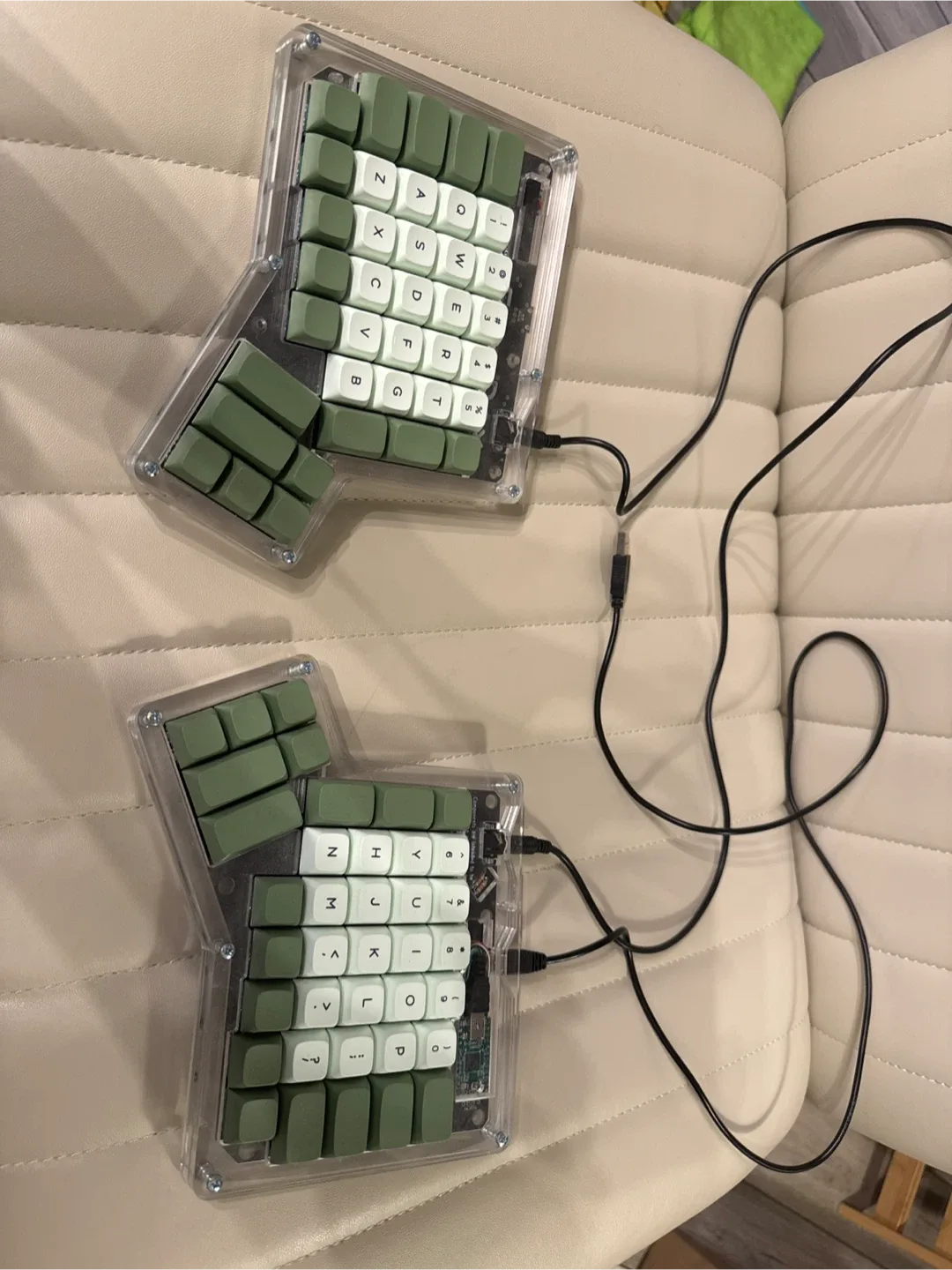 Ergodox linear green switches - Split Keyboard - Green & White thumbnail